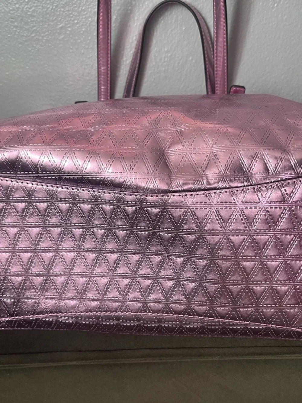 Michael Kors Metallic Rose Pink voyager Quilted Tote - Picture 10 of 17